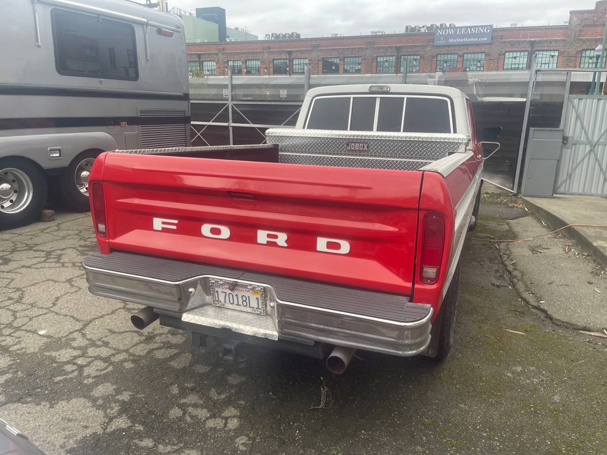 Ford-F250-1975-red-160934-12