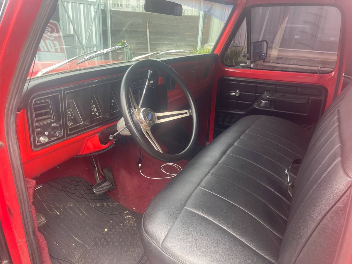 Ford-F250-1975-red-160934-8