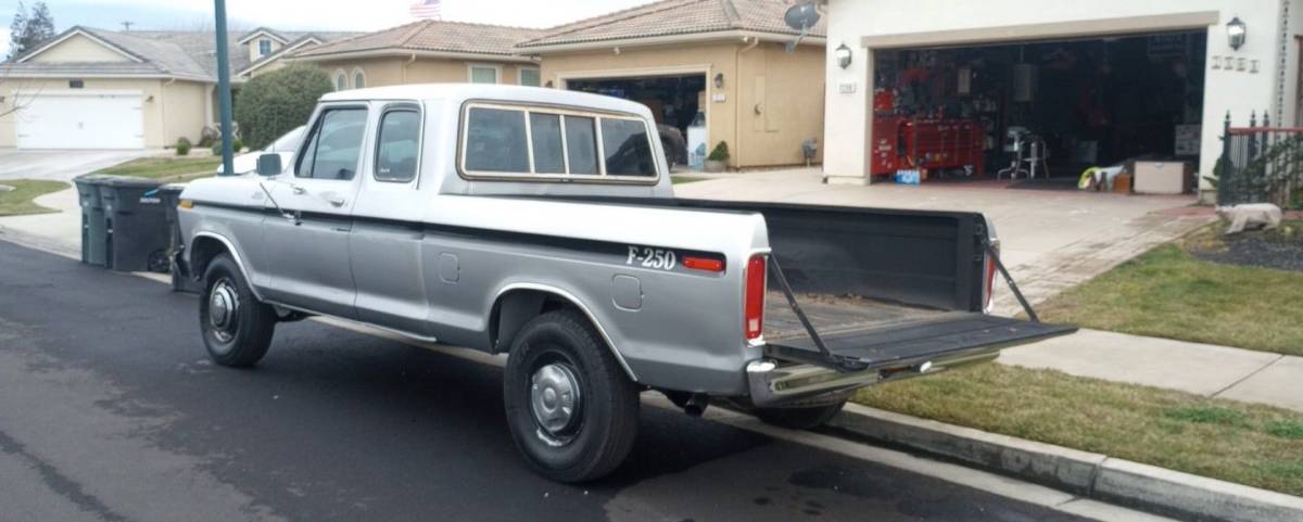 Ford-F250-ranger-1978-silver-56327-2