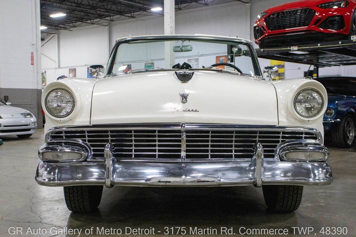 Ford-Fairlane-1956-White-Black-3074-11