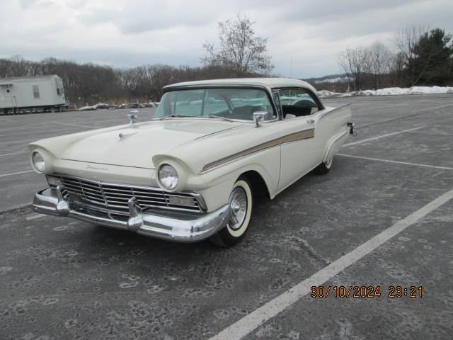 Ford-Fairlane-1957-white-160932-1