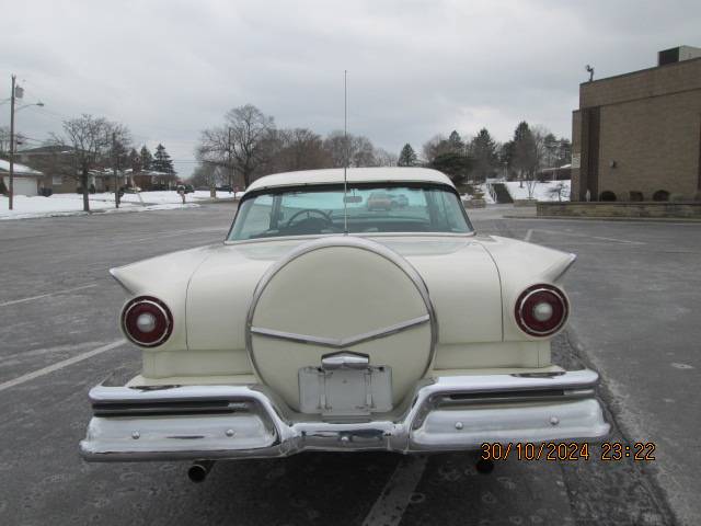 Ford-Fairlane-1957-white-160932-6