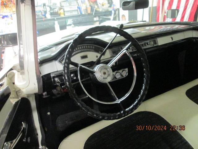 Ford-Fairlane-1957-white-160932-8