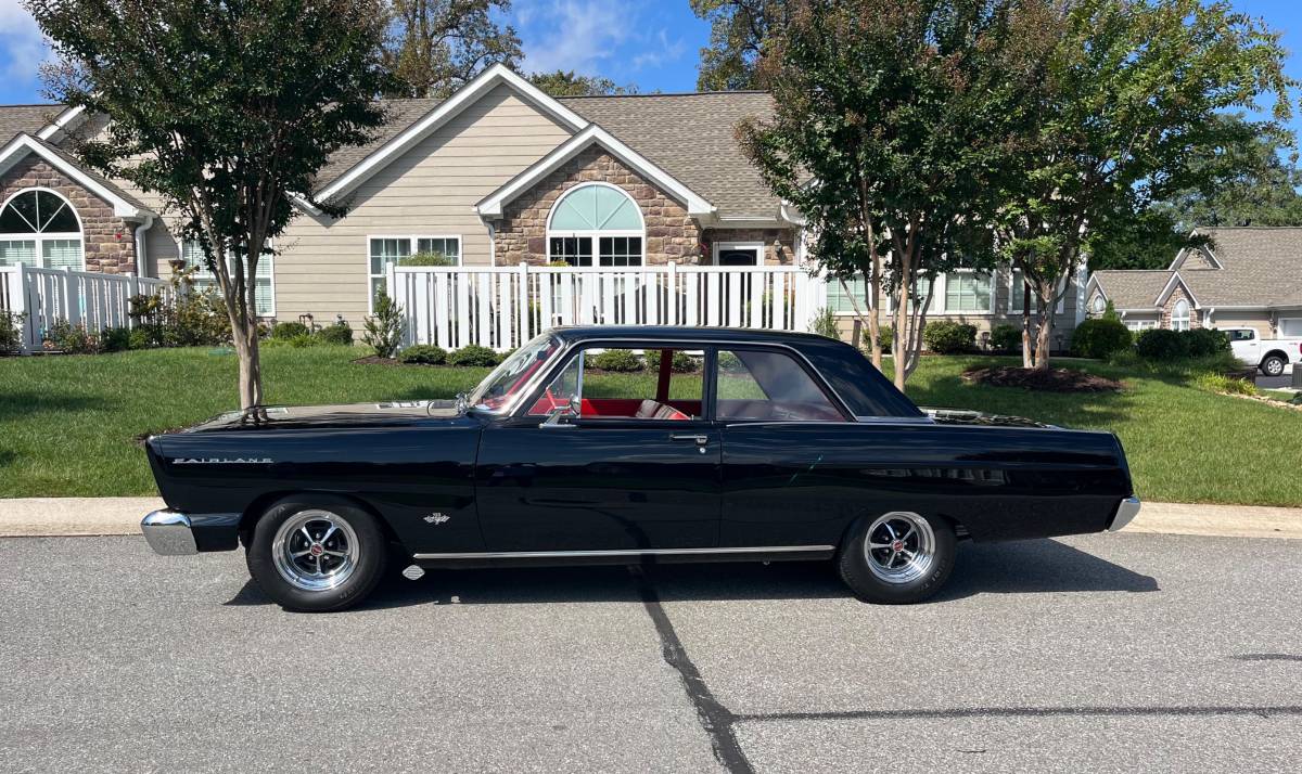 Ford-Fairlane-1965-black-21065