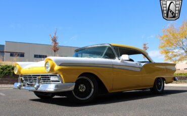 Ford-Fairlane-500.-Coupe-1957-Yellow-Gray-185681-2