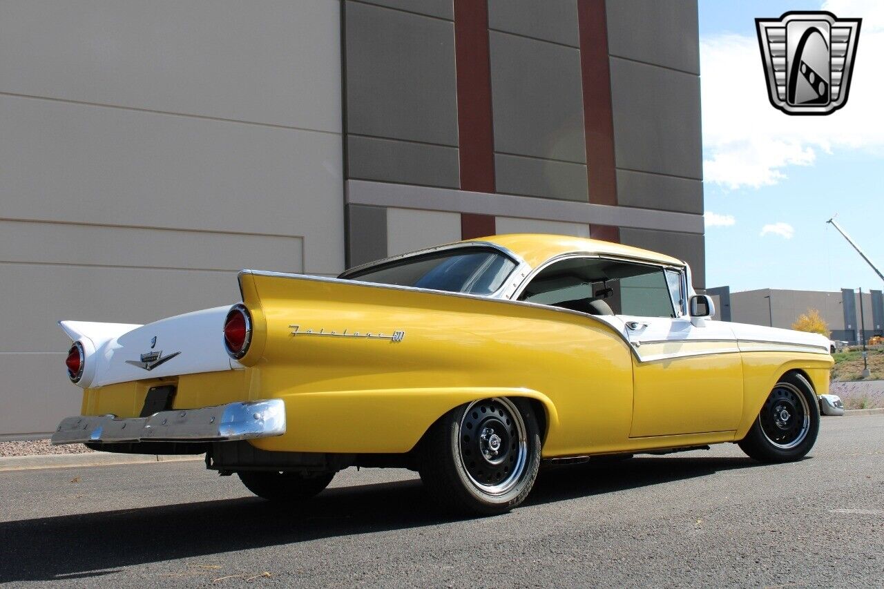 Ford-Fairlane-500.-Coupe-1957-Yellow-Gray-185681-6