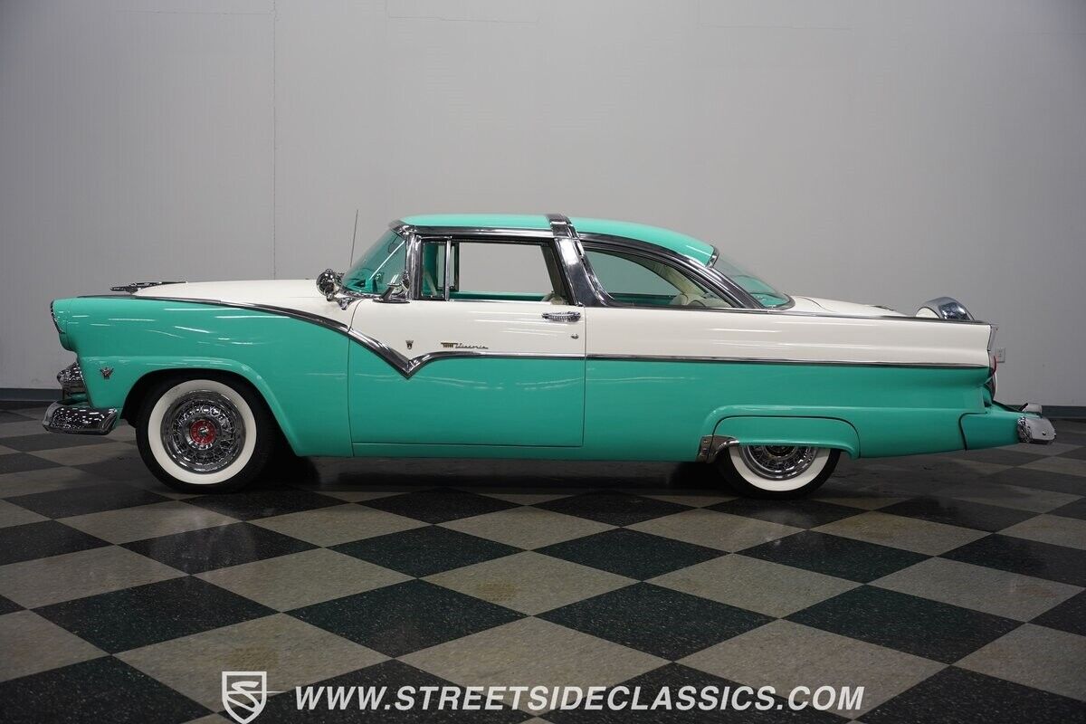 Ford-Fairlane-Berline-1955-Green-White-132322-2