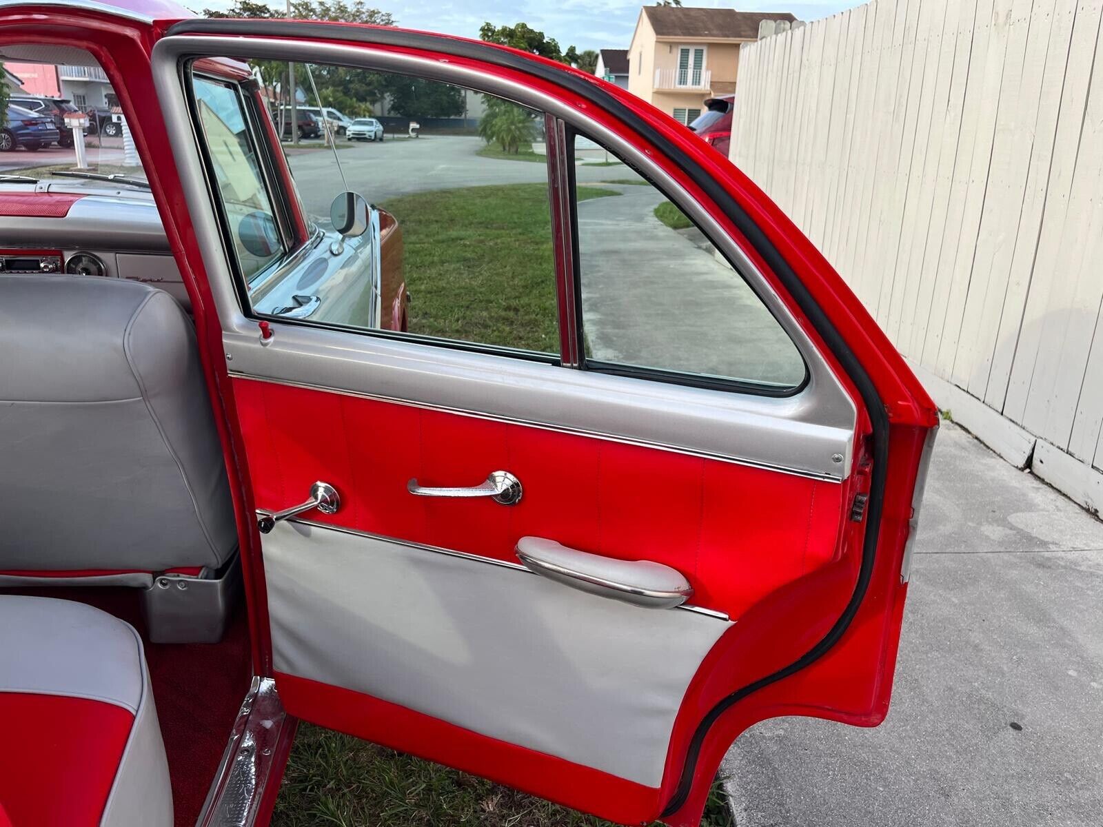 Ford-Fairlane-Berline-1955-redsilver-red-and-grey-117707-13