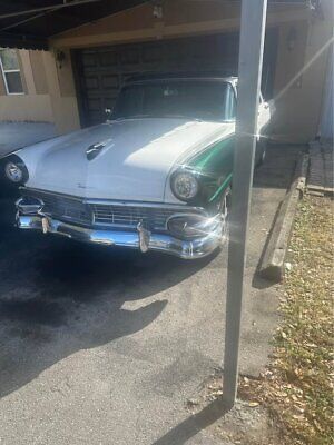 Ford-Fairlane-Berline-1956-Green-Green-138404-1