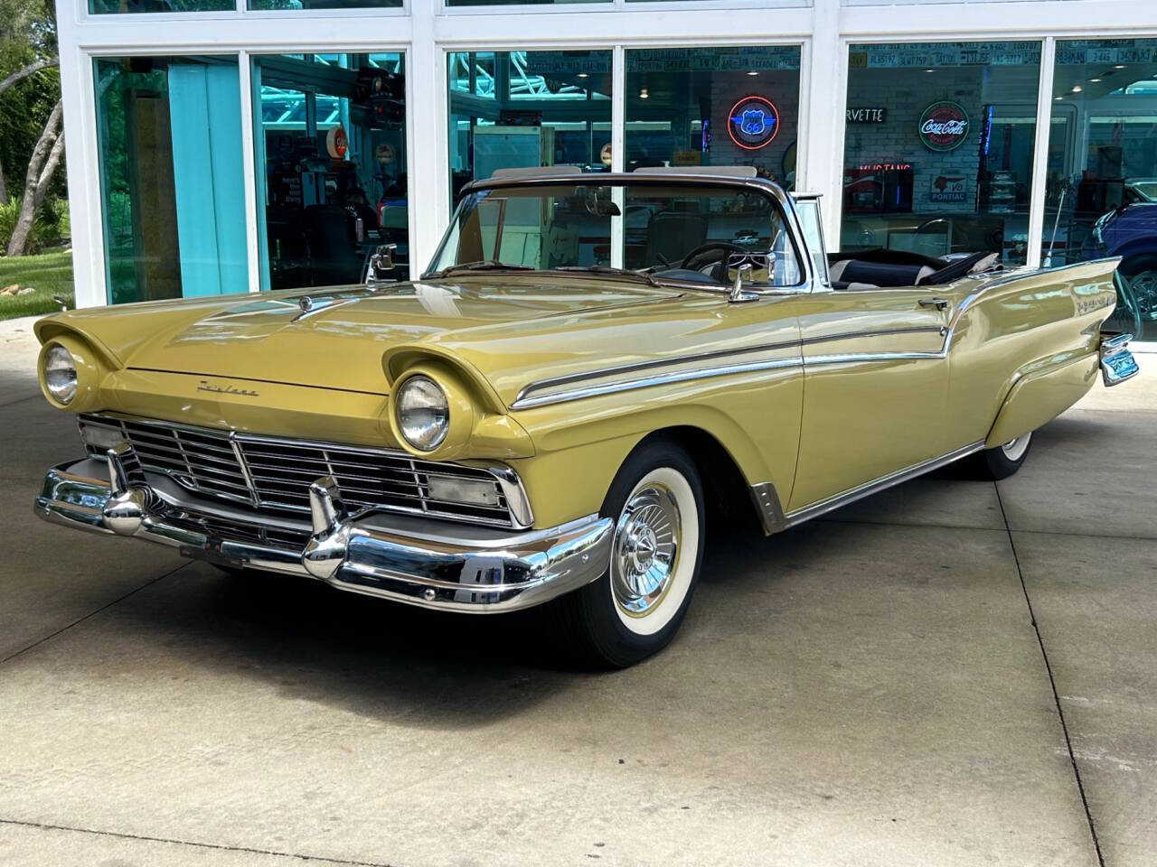 Ford-Fairlane-Break-1957-Yellow-Black-10318-8