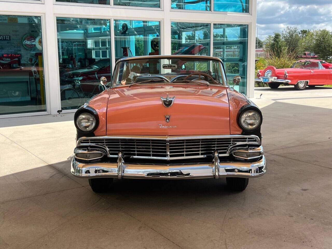 Ford-Fairlane-Coupe-1956-Pink-Pink-24531-3