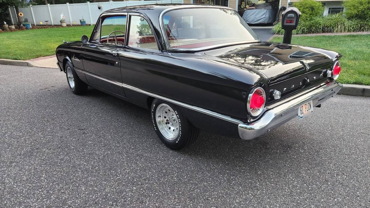 Ford-Falcon-1962-black-119091-2