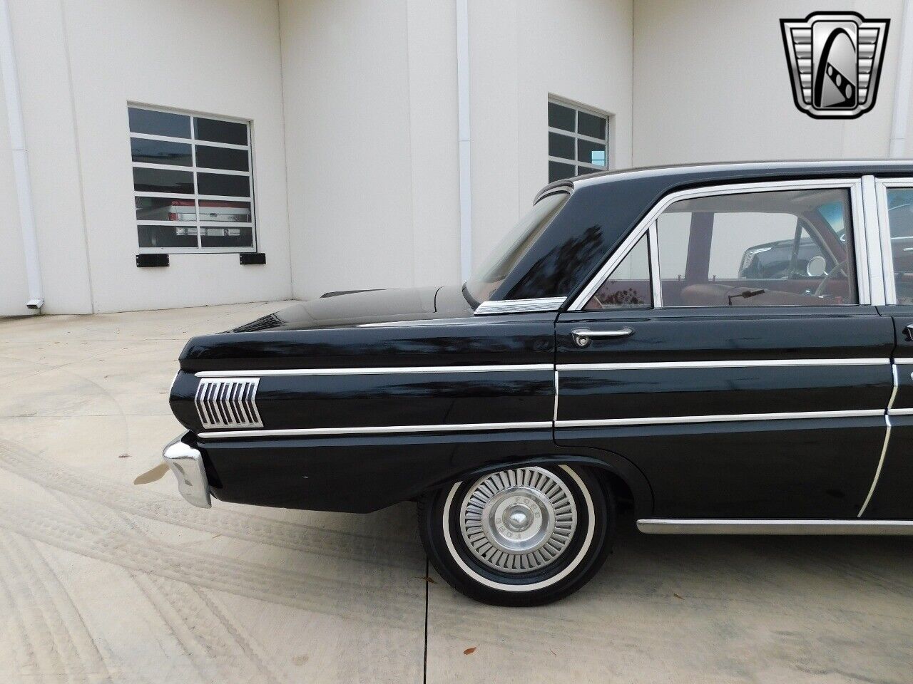 Ford-Falcon-Berline-1964-Black-Red-65370-11