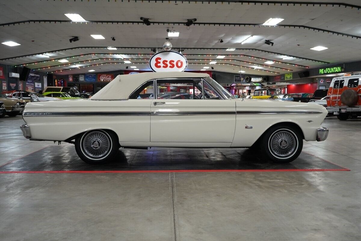 Ford-Falcon-Convertible-Cabriolet-1965-White-Blue-0-31