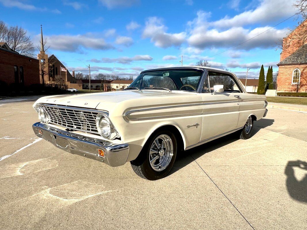 Ford-Falcon-Coupe-1964-White-Black-80467-1