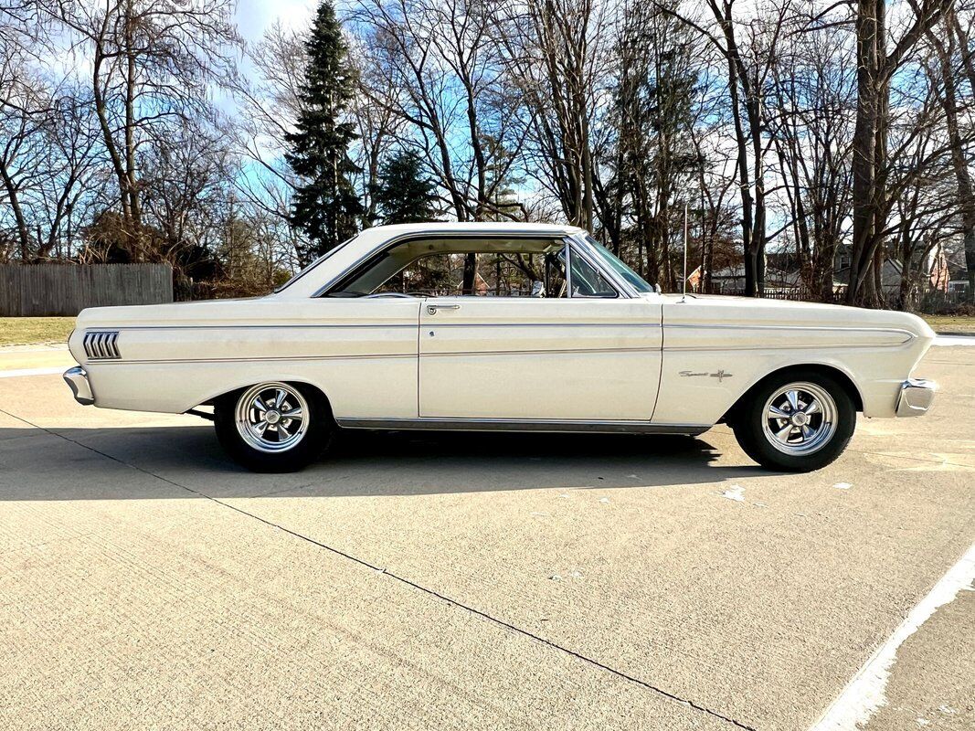 Ford-Falcon-Coupe-1964-White-Black-80467-2