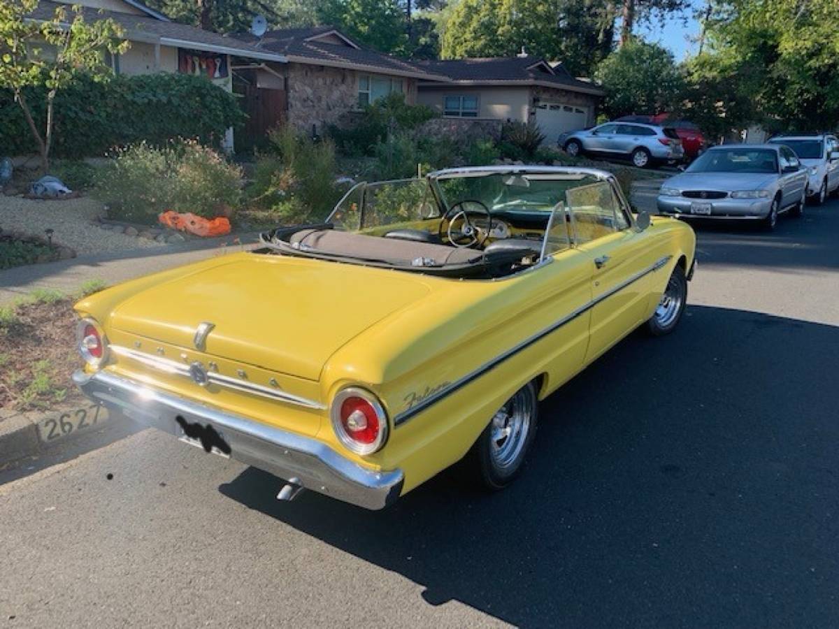 Ford-Falcon-futura-1963-yellow-14162-3