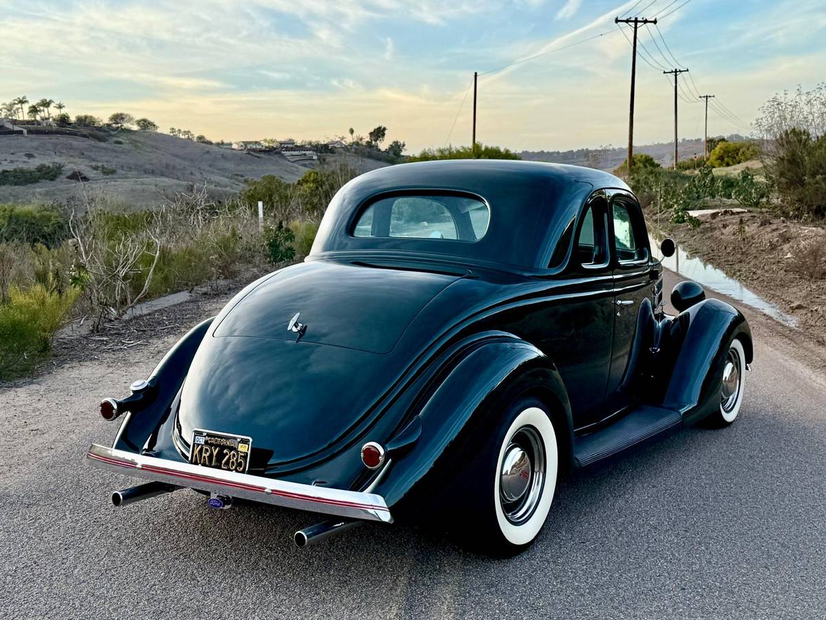 Ford-Five-window-coupe-1936-green-146-10