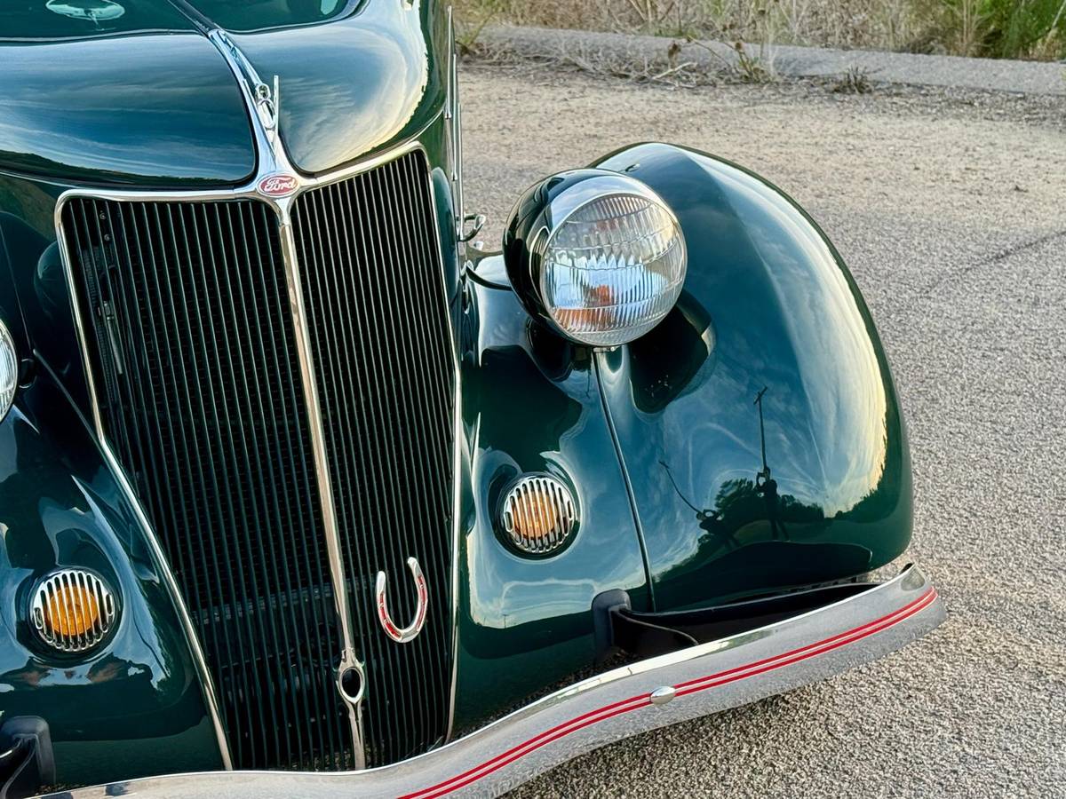 Ford-Five-window-coupe-1936-green-146-12