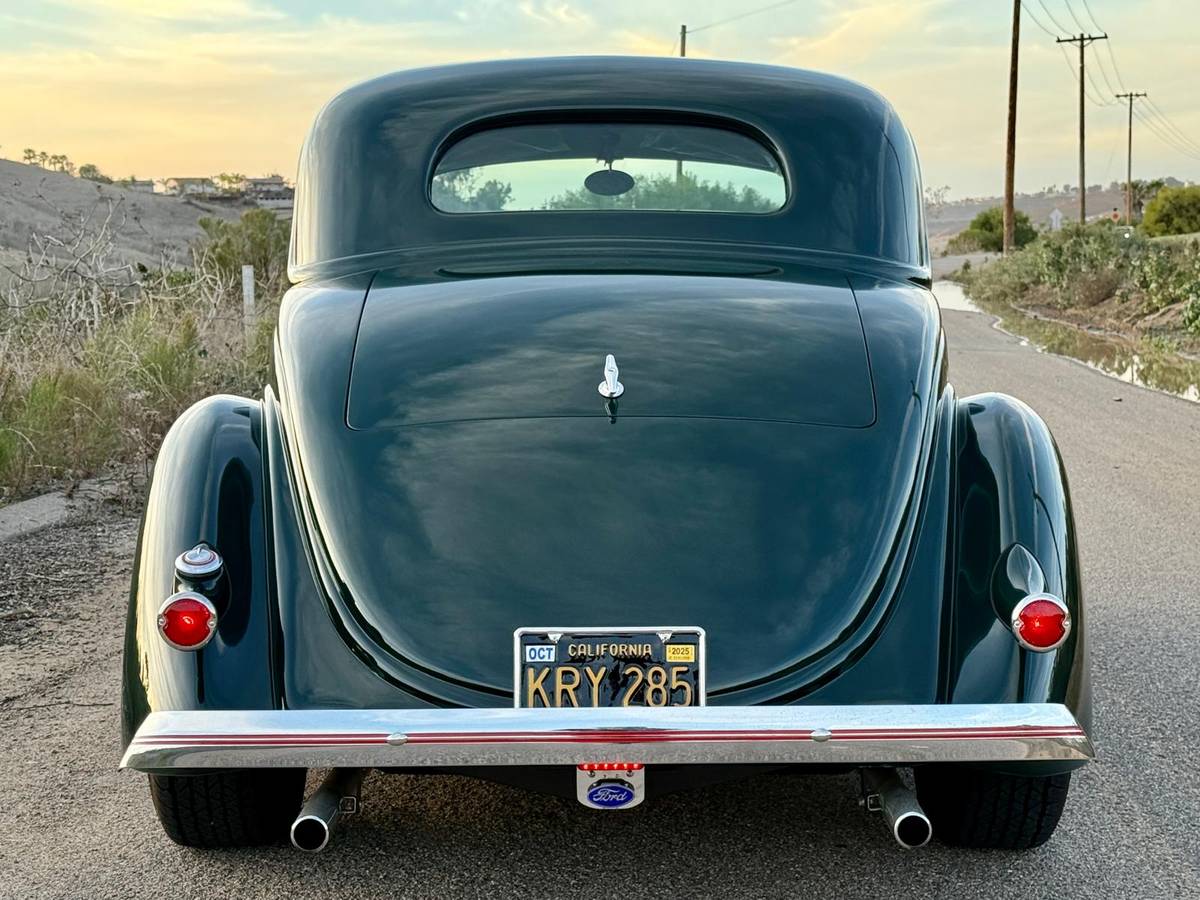 Ford-Five-window-coupe-1936-green-146-14