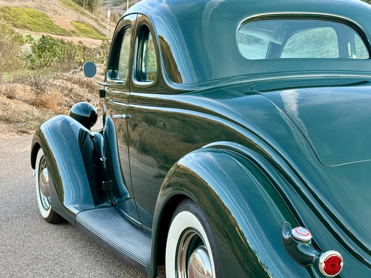 Ford-Five-window-coupe-1936-green-146-15