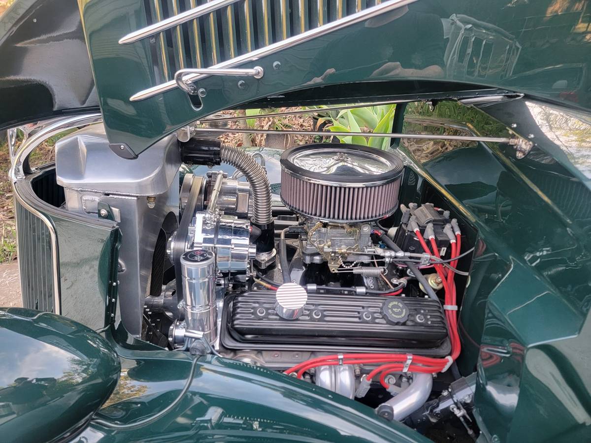 Ford-Five-window-coupe-1936-green-146-16