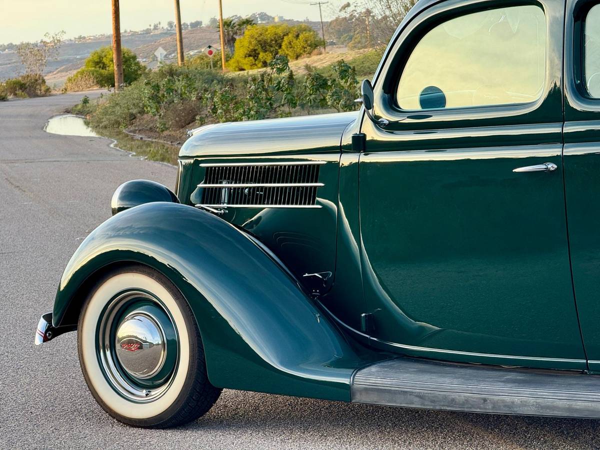 Ford-Five-window-coupe-1936-green-146-4