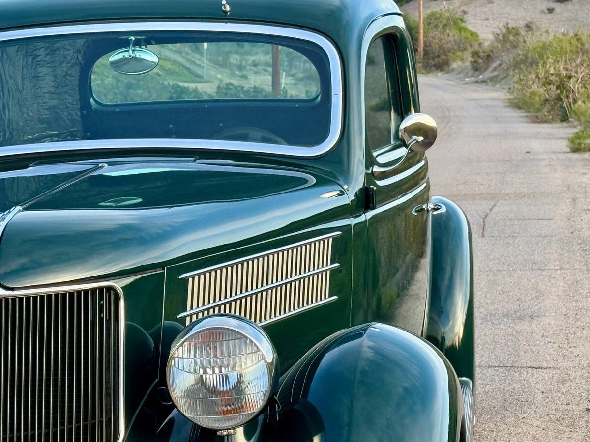 Ford-Five-window-coupe-1936-green-146-5