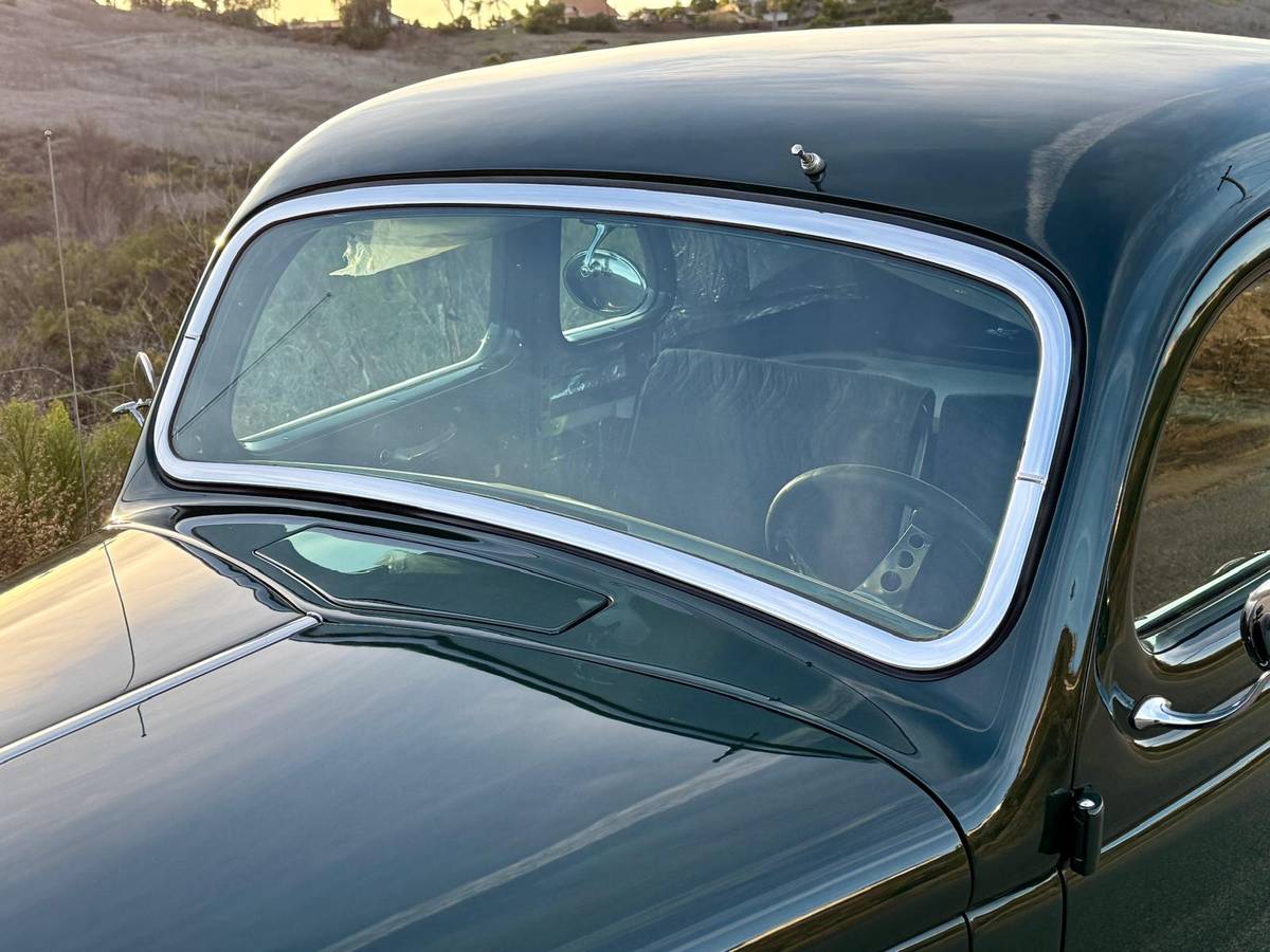 Ford-Five-window-coupe-1936-green-146-6