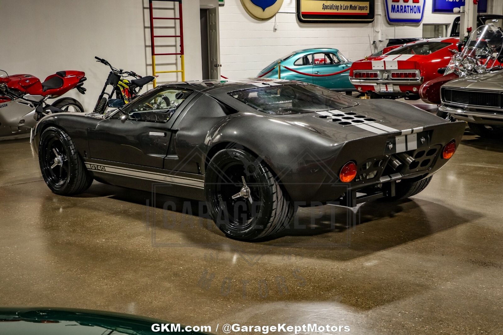 Ford-Ford-GT-Coupe-1968-Gray-Black-18-5