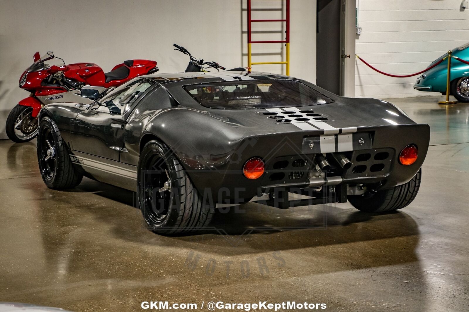 Ford-Ford-GT-Coupe-1968-Gray-Black-18-6