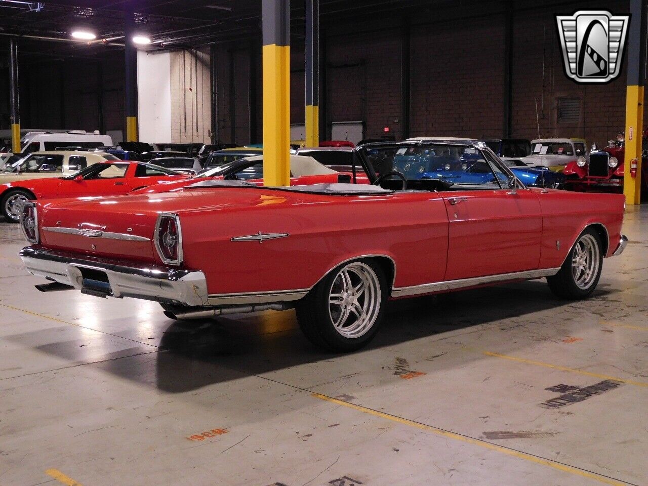 Ford-Galaxie-1965-Red-Black-157894-4