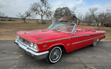 Ford-Galaxie-Cabriolet-1963-Red-Red-104813-2