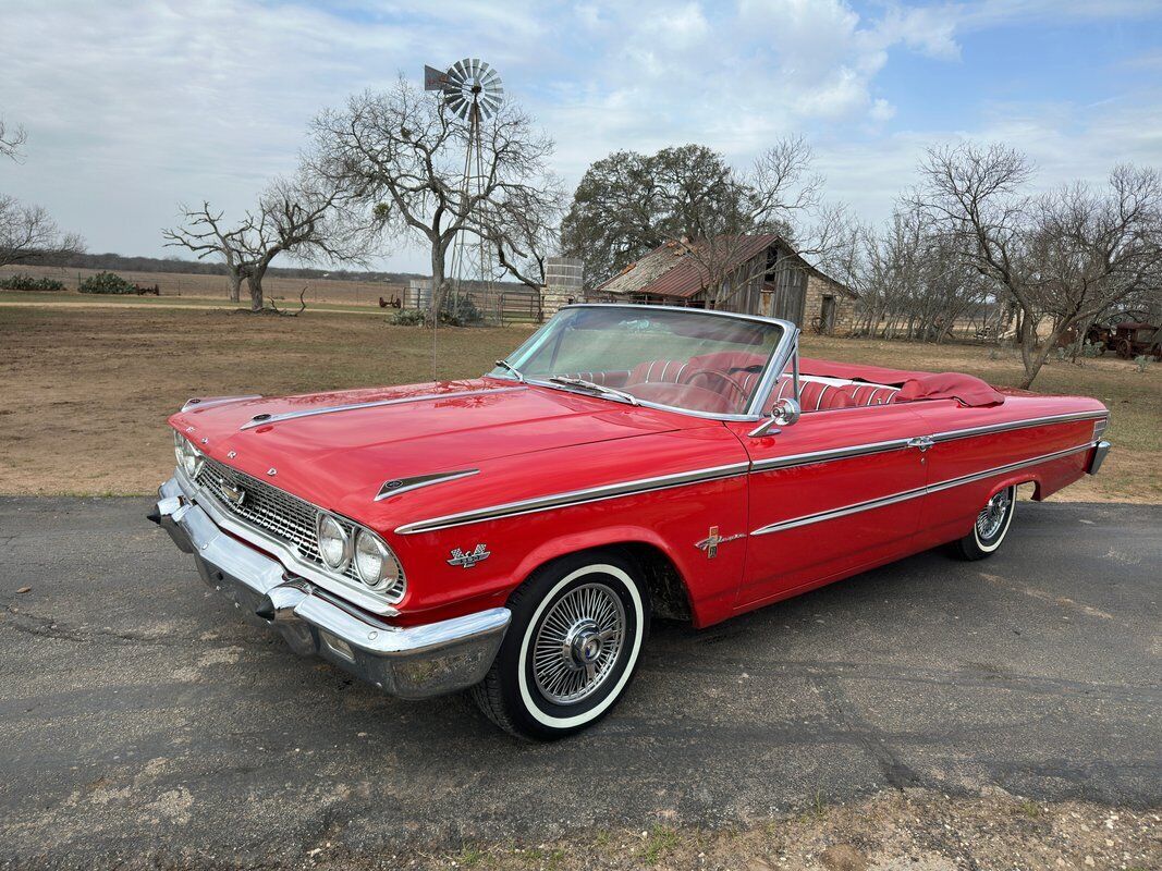 Ford-Galaxie-Cabriolet-1963-Red-Red-104813-2