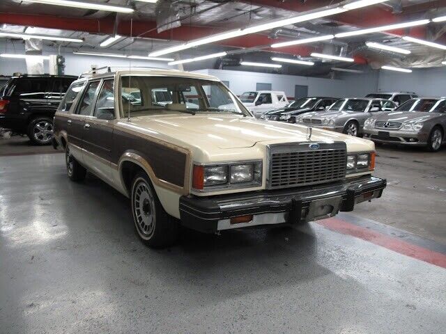 Ford-Granada-1982-White-Tan-91733-10