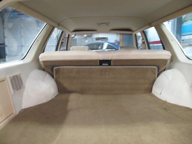 Ford-Granada-1982-White-Tan-91733-24