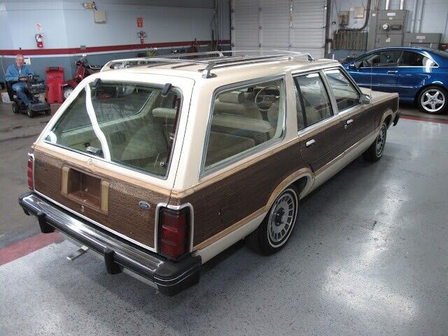 Ford-Granada-1982-White-Tan-91733-27