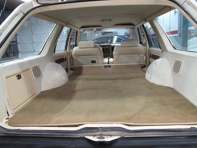 Ford-Granada-1982-White-Tan-91733-30