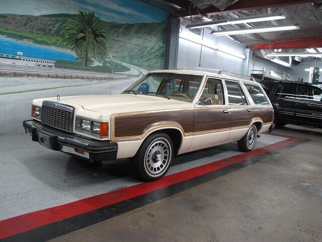 Ford-Granada-1982-White-Tan-91733-5