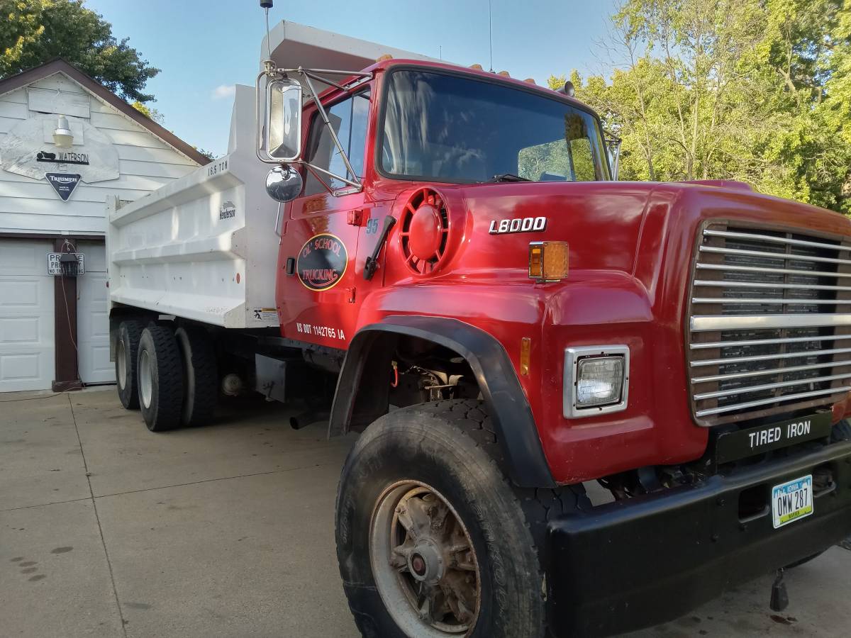 Ford-L8000-diesel-1995-red-374976-7