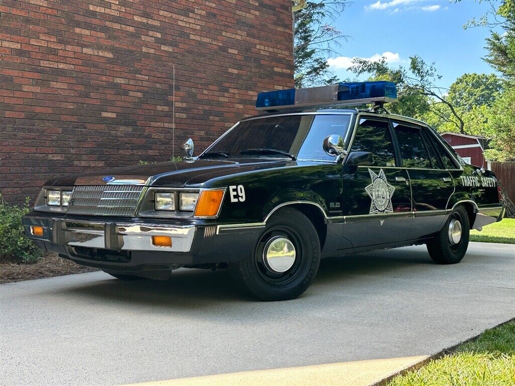 Ford-LTD-1984-2-Tone-0-1