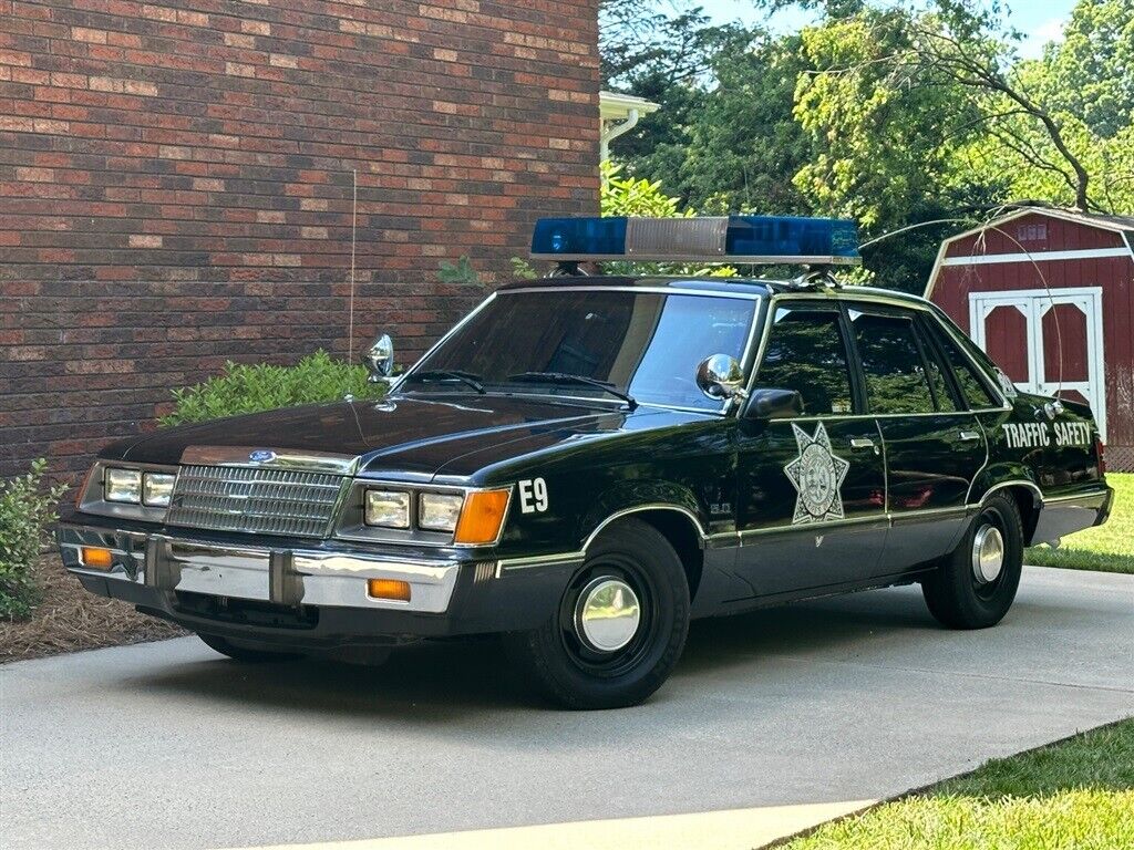 Ford-LTD-1984-2-Tone-0-6