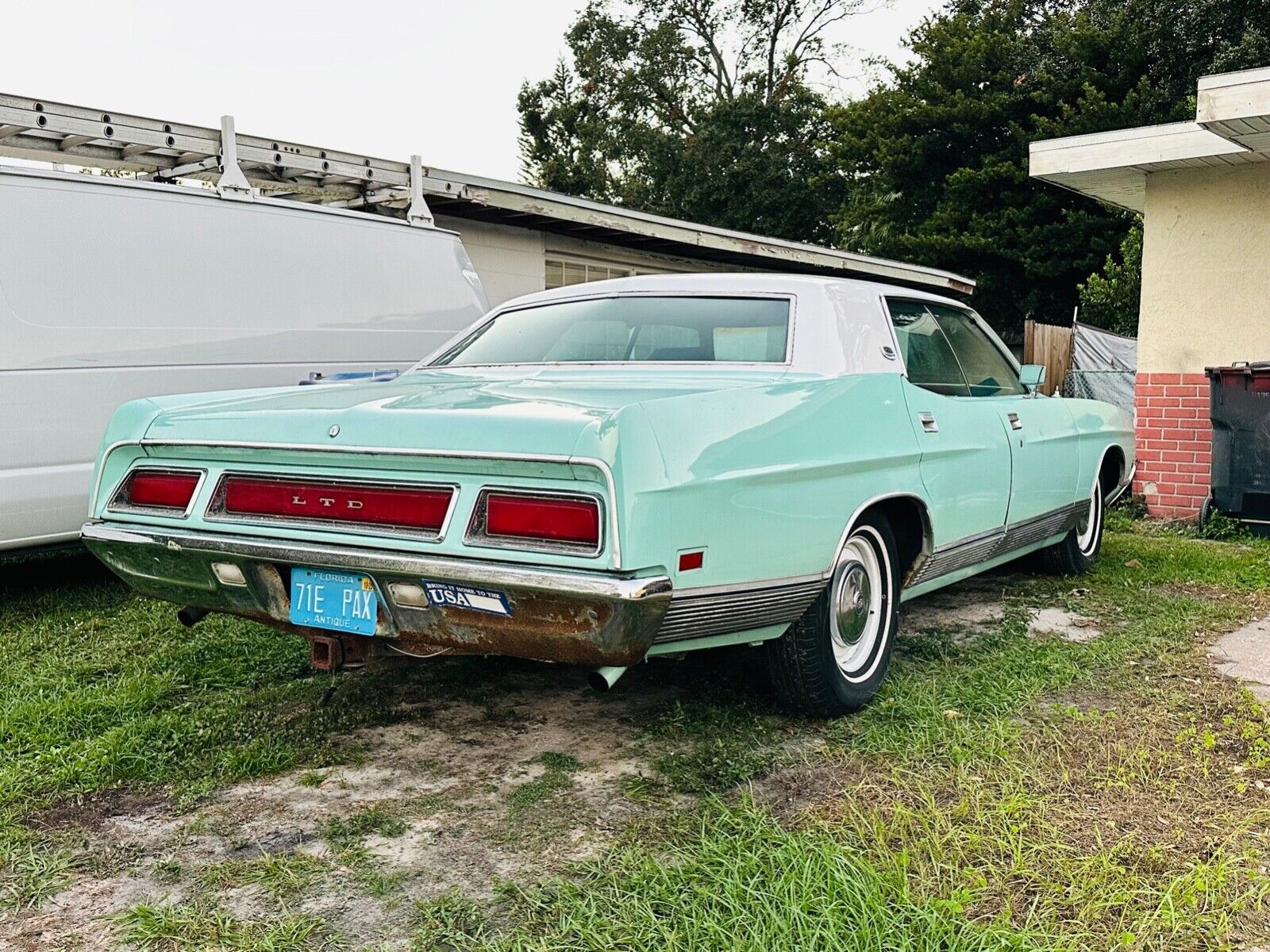 Ford-LTD-Berline-1971-Blue-Green-115873-7