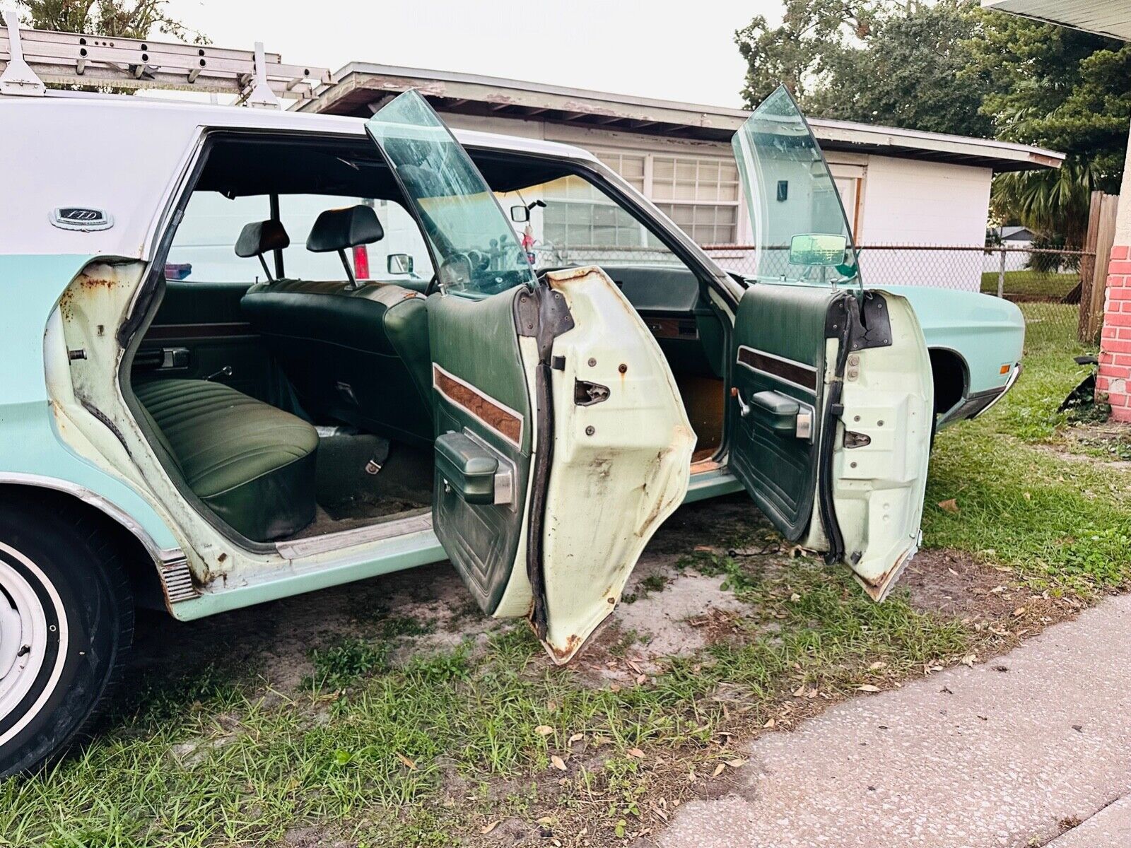 Ford-LTD-Berline-1971-Blue-Green-115873-9