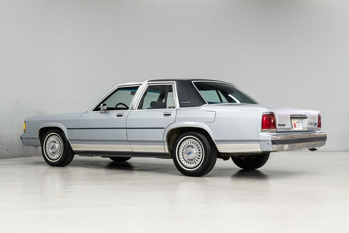 Ford-LTD-Berline-1990-Silver-Blue-91272-3