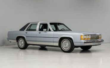 Ford-LTD-Berline-1990-Silver-Blue-91272-8