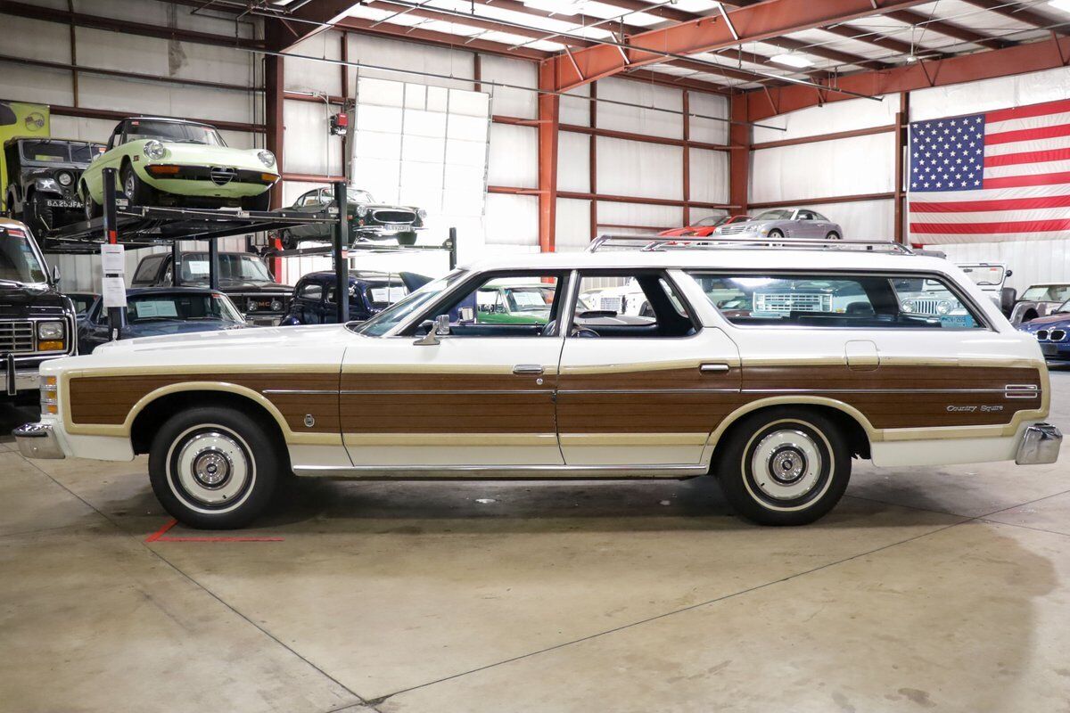 Ford-LTD-Break-1975-White-Blue-22236-3