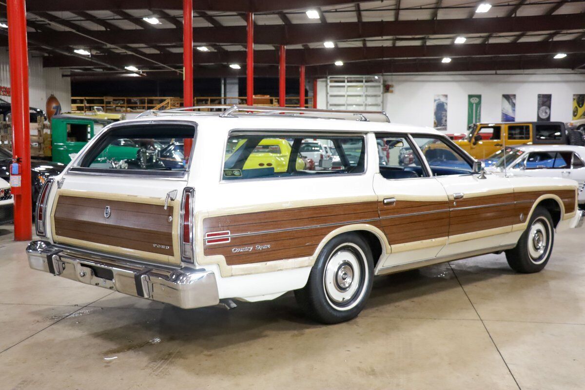 Ford-LTD-Break-1975-White-Blue-22236-7