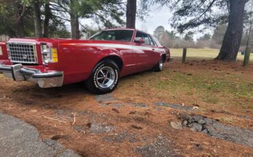 Ford-Ltd-ii-1977-red-86063-10