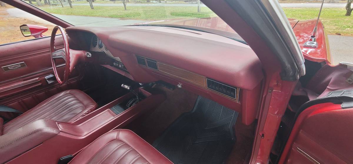 Ford-Ltd-ii-1977-red-86063-14